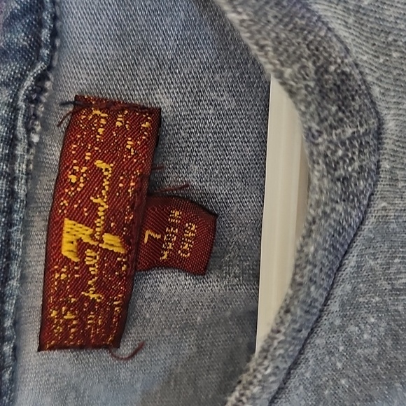 7 For All Mankind Faded  Distressed Blue V-Neck Tee Sz 7 - Picture 3 of 5